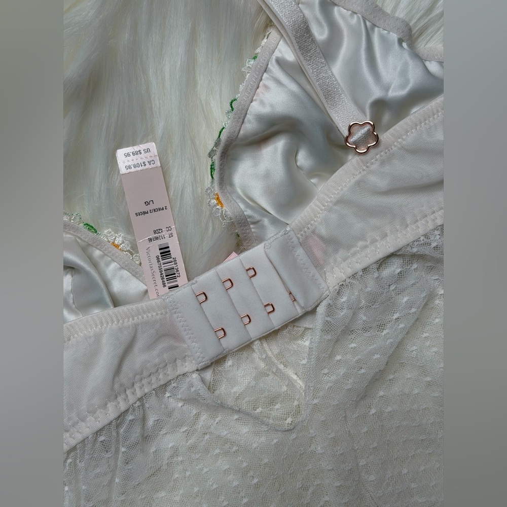 Victoria's Secret White Floral Daisy Chain Embroidery Babydoll Set - Picture 8 of 10
